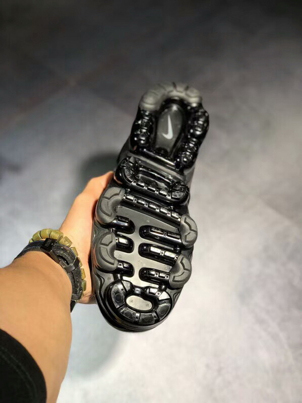 Authentic Nike Air Vapormax Plus black